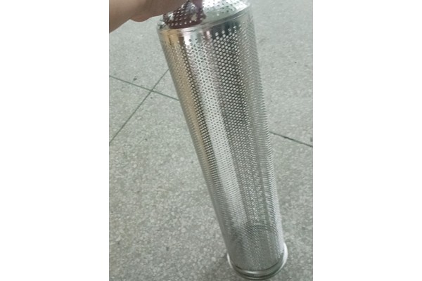 In che modo gli alloggiamenti dei filtri in metallo migliorano l'efficienza della filtrazione industriale?