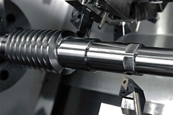 In che modo la lavorazione CNC di precisione migliora la precisione e l'efficienza della produzione?